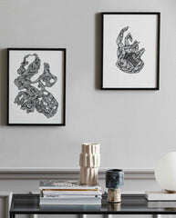 HAND illustration w. frame - black