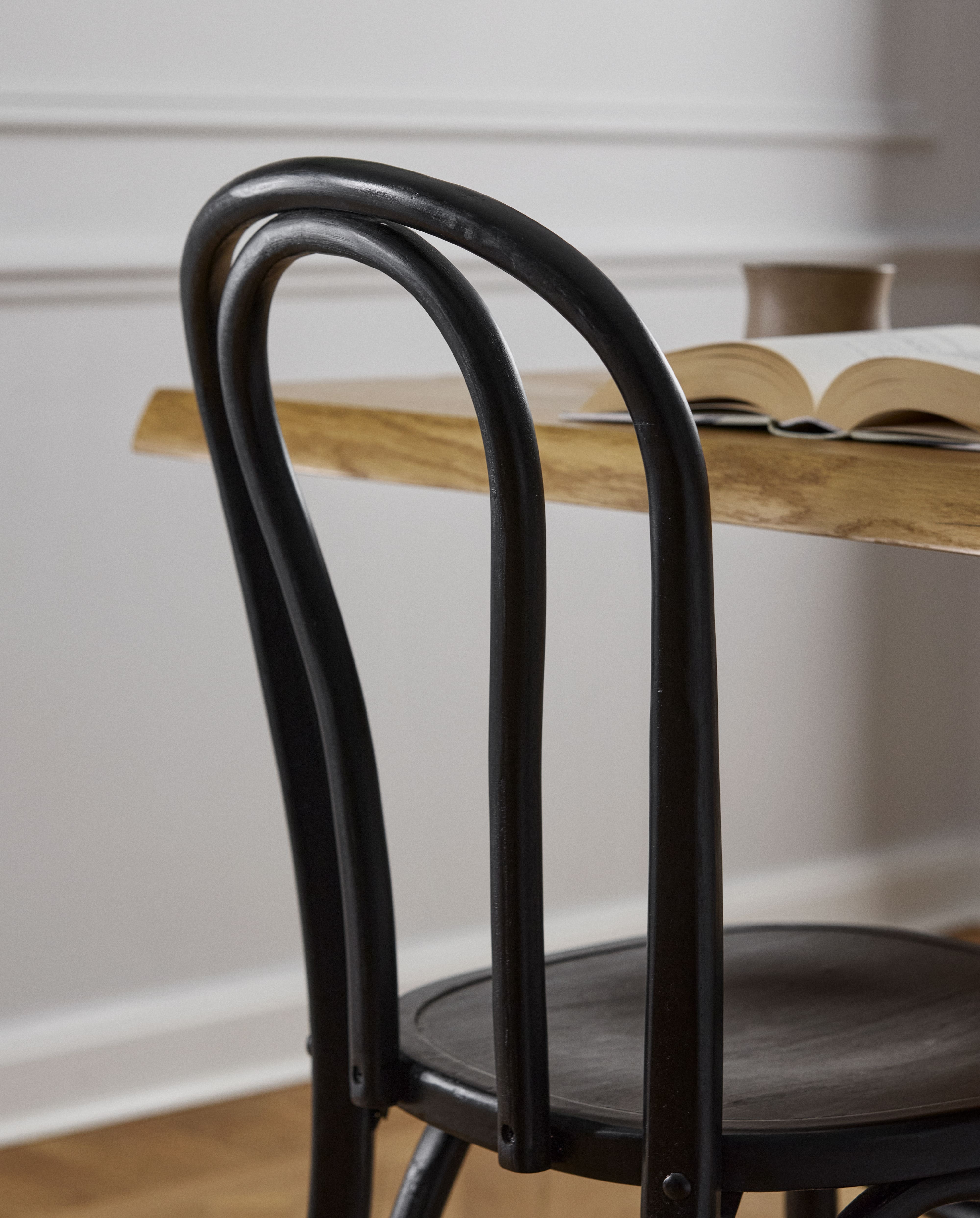 BISTRO chair - shiny black