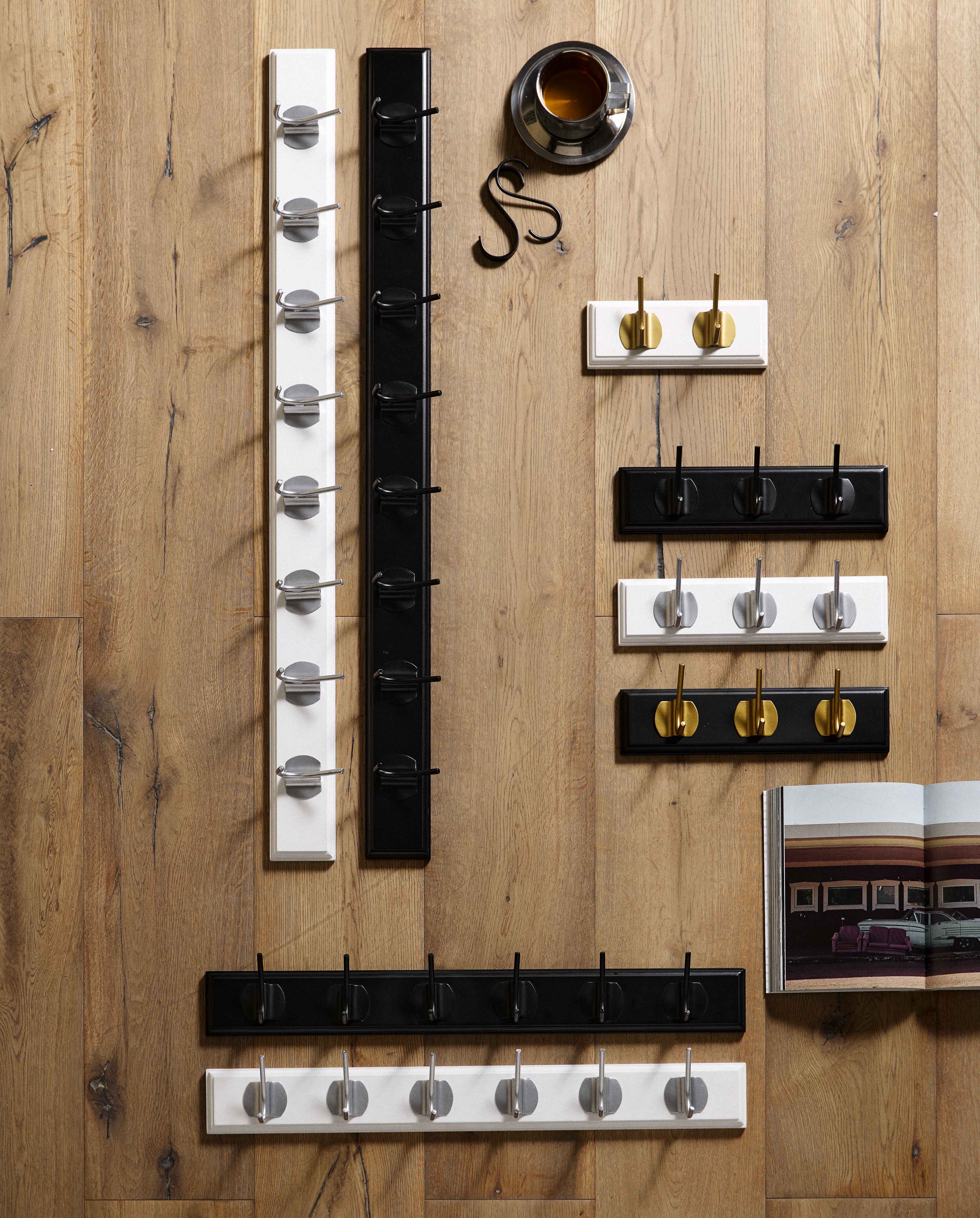EDGY coat rack, 8 hooks - black w. black finish