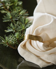 CAPRI napkin ring, organic shape - golden finish